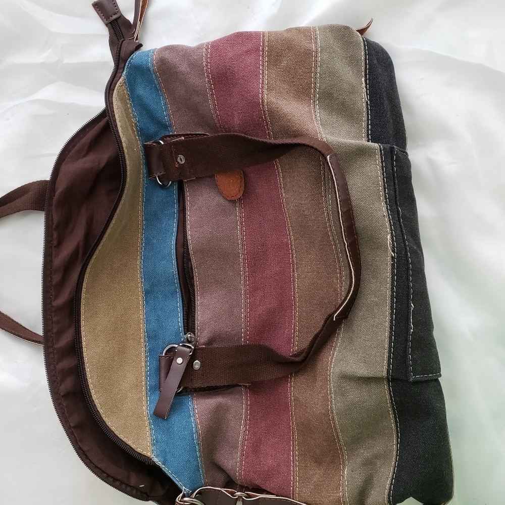 Multi-colored spacious shoulder bag